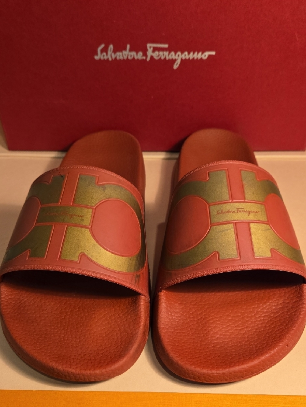 SALVATORE FERRAGAMO Men's 11M Red & Gold GROOVE Slides FLIP-FLOPS #423 - Picture 3 of 16